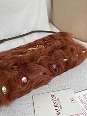 Colestore Valentino Garavani Devain Small Shoulder Bag In Lamb Fur With Rhinestones Brown/multicolour 23.5x12x3cm - 2