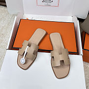 Colestore Hermes Oran sandal in Beige - 5