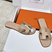 Colestore Hermes Oran sandal in Beige - 2