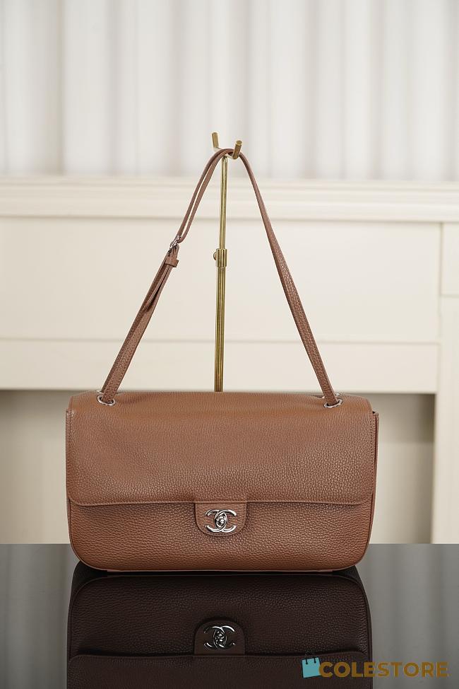 	 Colestore Chanel Fall Winter 2026 Maxi bag with flap Grained calfskin and Silver tone metal Camel 19.5 x 32 x 10cm - 1