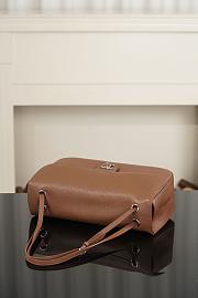 	 Colestore Chanel Fall Winter 2026 Maxi bag with flap Grained calfskin and Silver tone metal Camel 19.5 x 32 x 10cm - 5