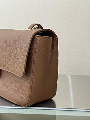 	 Colestore Chanel Fall Winter 2026 Maxi bag with flap Grained calfskin and Gold tone metal Camel 19.5 x 32 x 10cm - 6