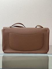 	 Colestore Chanel Fall Winter 2026 Maxi bag with flap Grained calfskin and Gold tone metal Camel 19.5 x 32 x 10cm - 2