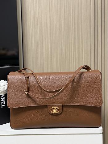 	 Colestore Chanel Maxi Flapbag Grained Calfskin & Gold-tone Metal Camel 26 x 38.5 x 11cm