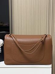	 Colestore Chanel Maxi Flapbag Grained Calfskin & Gold-tone Metal Camel 26 x 38.5 x 11cm - 5