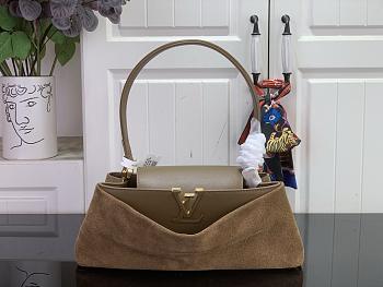Colestore Louis Vuitton Capucines Edito Mocha Suede leather 33 x 12 x 8.5 cm 