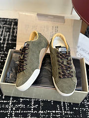 Colestore  Golden Goose True-Star in olive suede with gold star - 4
