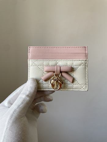 Colestore Dior Qixi Lady Dior Freesia Card Holder Two-Tone Latte and Ballet Pink Cannage Lambskin 10.5 x 8 x 0.5 cm