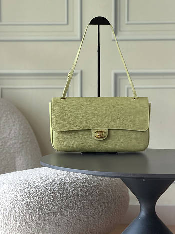 Colestore Chanel Fall Winter 2026 Maxi Flap bag   Grained Calfskin & Gold-Tone Metal Green  19.5 x 32 x 10cm