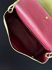 Colestore Chanel Fall Winter 2026 Maxi Flap bag   Grained Calfskin & Gold-Tone Metal Green  19.5 x 32 x 10cm - 3