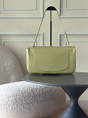 Colestore Chanel Fall Winter 2026 Maxi Flap bag   Grained Calfskin & Silver-Tone Metal Green  19.5 x 32 x 10cm - 4