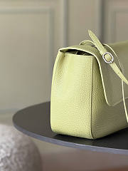 Colestore Chanel Fall Winter 2026 Maxi Flap bag   Grained Calfskin & Silver-Tone Metal Green  19.5 x 32 x 10cm - 2