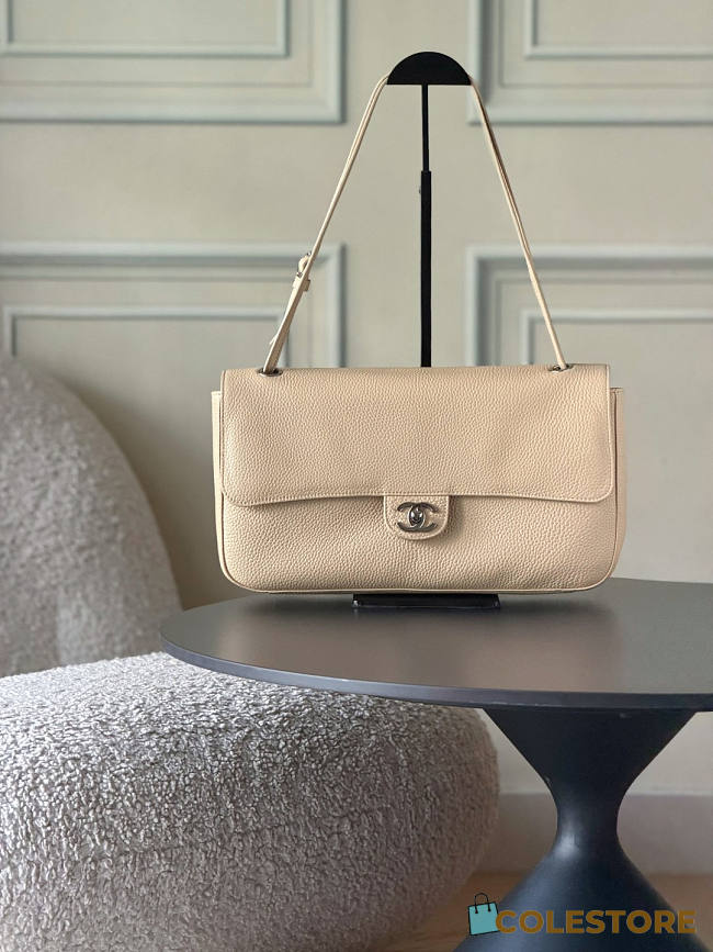 Colestore Chanel Fall Winter 2026 Maxi Flap bag   Grained Calfskin & Silver-Tone Metal Beige Cream  19.5 x 32 x 10cm - 1