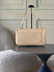 Colestore Chanel Fall Winter 2026 Maxi Flap bag   Grained Calfskin & Gold-Tone Metal Beige Cream  19.5 x 32 x 10cm - 6