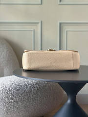 Colestore Chanel Fall Winter 2026 Maxi Flap bag   Grained Calfskin & Gold-Tone Metal Beige Cream  19.5 x 32 x 10cm - 5