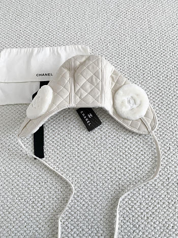 	 Colestore Chanel Quilted Hat Suede & Shearling Lambskin, White