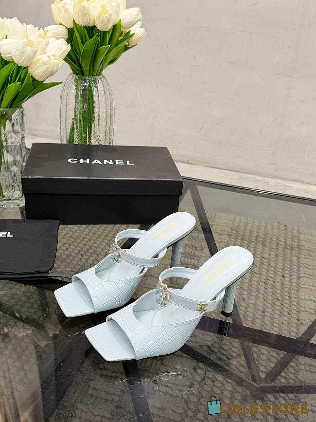 	 Colestore Chanel Métiers d’art 2026 Mules Crocodile Embossed Calfskin & Metal Light Blue - 1