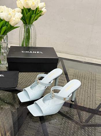 	 Colestore Chanel Métiers d’art 2026 Mules Crocodile Embossed Calfskin & Metal Light Blue