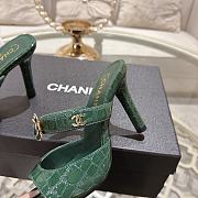 Colestore Chanel Métiers d’art 2026 Mules   Crocodile Embossed Patent Calfskin & Metal  Dark Green - 5