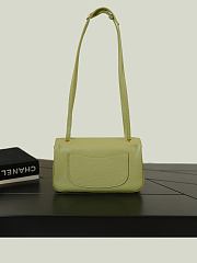 Colestore Chanel Fall Winter 2026 Mini Flap Bag  Grained Calfskin & Gold-Tone Metal Green  13 x 20 x 6cm - 5