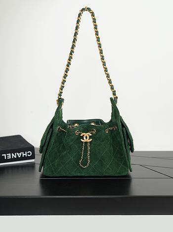 Colestore Chanel Fall Winter 2026  CHANEL 25 Mini Handbag   Suede Calfskin & Gold-Tone Metal  Dark Green 20 x 22 x 12.5cm