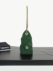 Colestore Chanel Fall Winter 2026  CHANEL 25 Mini Handbag   Suede Calfskin & Gold-Tone Metal  Dark Green 20 x 22 x 12.5cm - 6