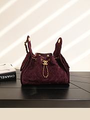 Colestore Chanel Fall Winter 2026 CHANEL 25 Mini Handbag Suede Calfskin & Gold-Tone Metal Burgundy 20 x 22 x 12.5cm - 1