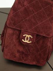 Colestore Chanel Fall Winter 2026 CHANEL 25 Mini Handbag Suede Calfskin & Gold-Tone Metal Burgundy 20 x 22 x 12.5cm - 5