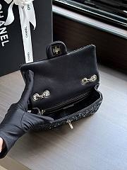	 Colestore Chanel Fall Winter 2026 Pre-Collection Evening Bag Strass & Gold-Tone Metal Black 13 x 21 x 8cm - 5