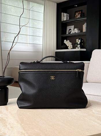 Colestore Chanel Métiers d’art 2026 Briefcase   Grained Calfskin & Gold-Tone Metal  Black  27 x 38 x 9cm