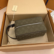 Colestore Louis Vuitton Locker Dopp Kit Monogram Surplus Jacquard textile Khaki Green 23 x 13 x 12 cm - 6