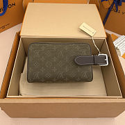 Colestore Louis Vuitton Locker Dopp Kit Monogram Surplus Jacquard textile Khaki Green 23 x 13 x 12 cm - 5