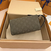 Colestore Louis Vuitton Locker Dopp Kit Monogram Surplus Jacquard textile Khaki Green 23 x 13 x 12 cm - 2