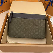 Colestore Louis Vuitton Pochette Voyage Souple Monogram Surplus jacquard textile Khaki Green 30 x 21 x 7.5 cm - 1