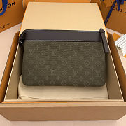 Colestore Louis Vuitton Pochette Voyage Souple Monogram Surplus jacquard textile Khaki Green 30 x 21 x 7.5 cm - 3