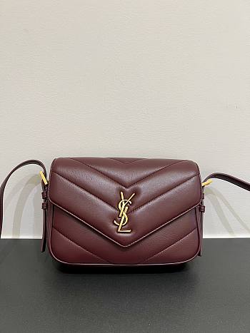 Colestore YSL  Saint Laurent LOULOU toy crossbody in MATELASSÉ lambskin in Bordeaux  21 x 14 x 5 cm