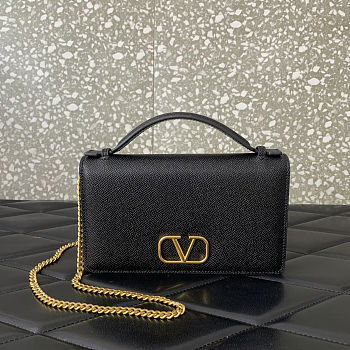 Colestore Valentino VLogo Signature Grainy Calfskin Wallet With Chain Black 19 x 11 x 4 cm
