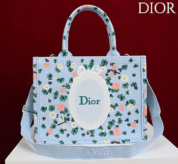 Colestore Dior Medium Dior Book Tote with Strap Multicolor Dior Water Lily Embroidery and Dior Médaillon (36 x 27.5 x 16.5 cm)