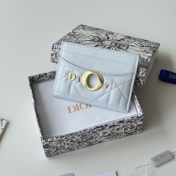 	 Colestore Dior Milly-La-Forêt Freesia Card Holder Ice Blue Macrocannage Lambskin 10.5 x 7.5 x 1 cm