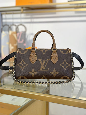 Colestore Louis Vuitton OnTheGo East-West Chain Giant Monogram and Monogram reverse Coated canvas 25 x 13 x 10cm